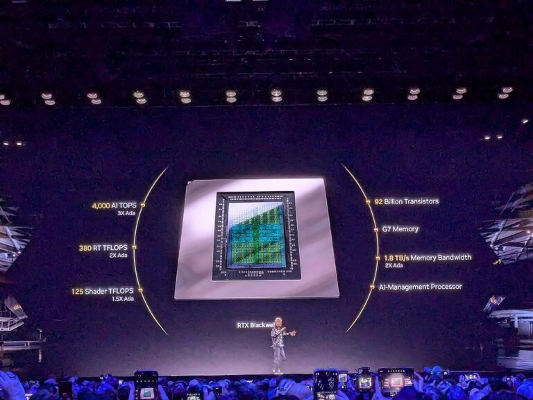 NVIDIAn toimitusjohtaja Jensen Huang keynotessa