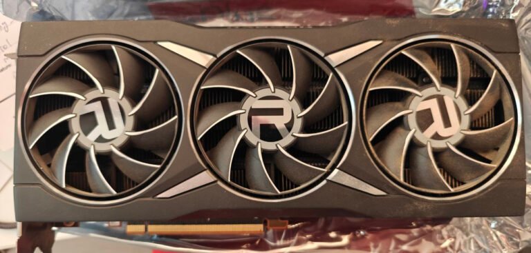 AMD Radeon RX 6800 XT -näytönohjain