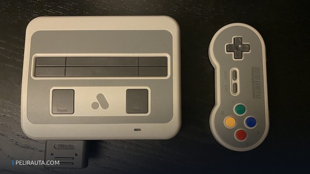 Analogue Mega Sg+ ja Super Nt+ -retrokonsolit